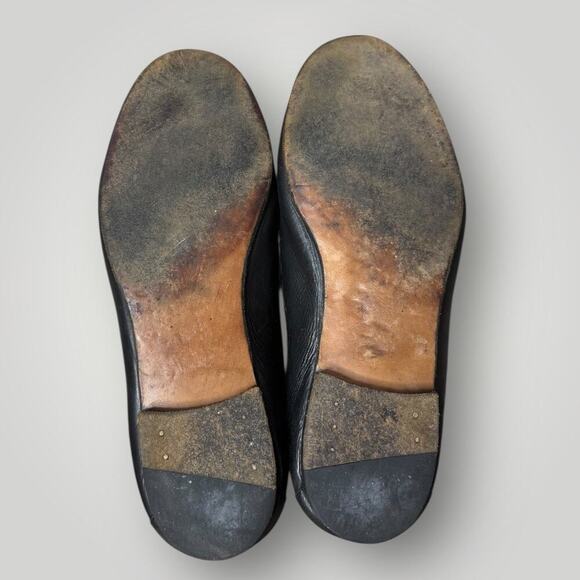 Gucci Black Leather Loafers with Gold Detail